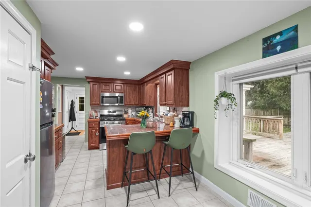 $480,000 | 126 Fairfax Drive, Warwick, RI 02888