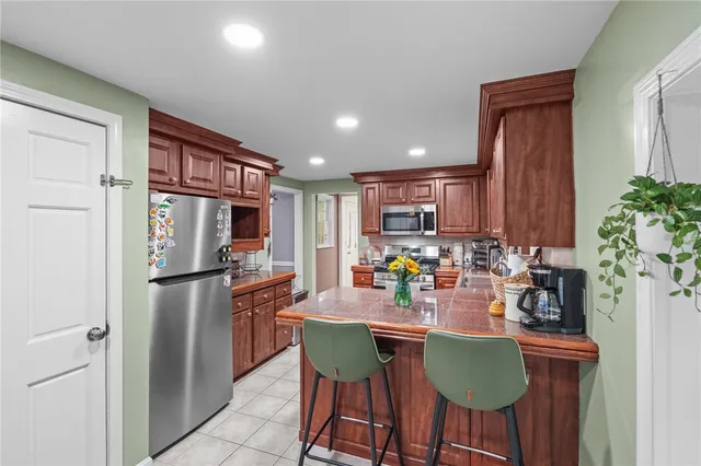 $480,000 | 126 Fairfax Drive, Warwick, RI 02888