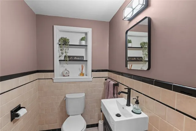 $480,000 | 126 Fairfax Drive, Warwick, RI 02888