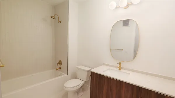 $3,150 | 1701 Simond Avenue, Unit 611, Austin, TX 78723