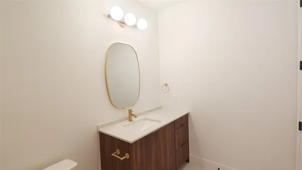 $3,150 | 1701 Simond Avenue, Unit 611, Austin, TX 78723