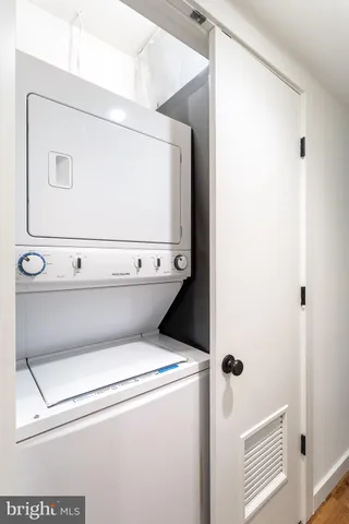 a close up view of washer and dryer