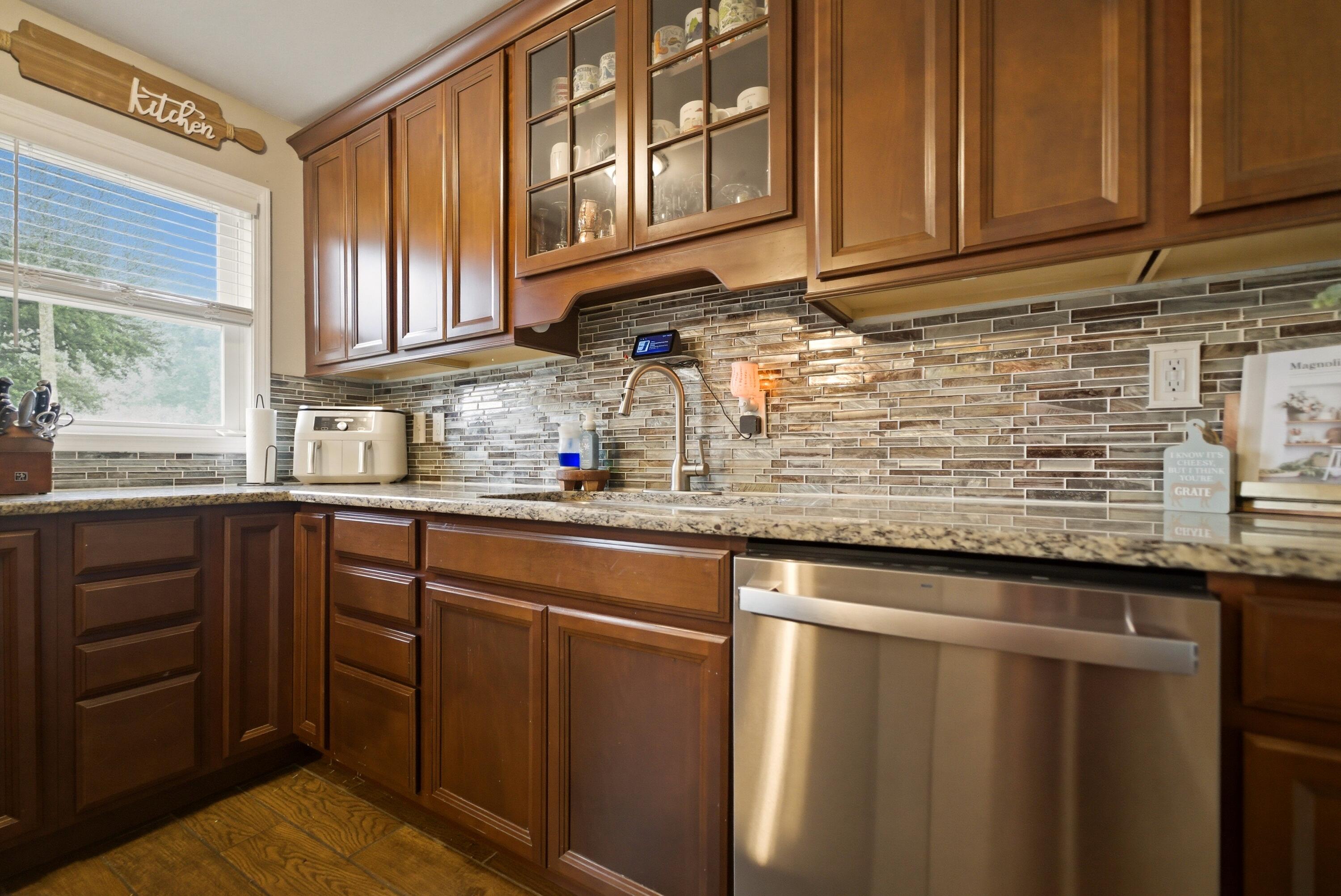 670 Newport Road Valparaiso, IN 46385 - Photo 11 of 23 3000x2005
