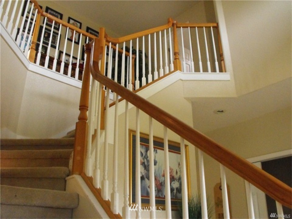 5980 East Collins Road Port Orchard, WA 98366 - Photo 3 of 24 Gallery Image 3