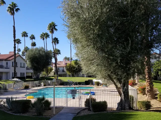 $2,700 | 319 Vista Royale Drive, Palm Desert, CA 92211