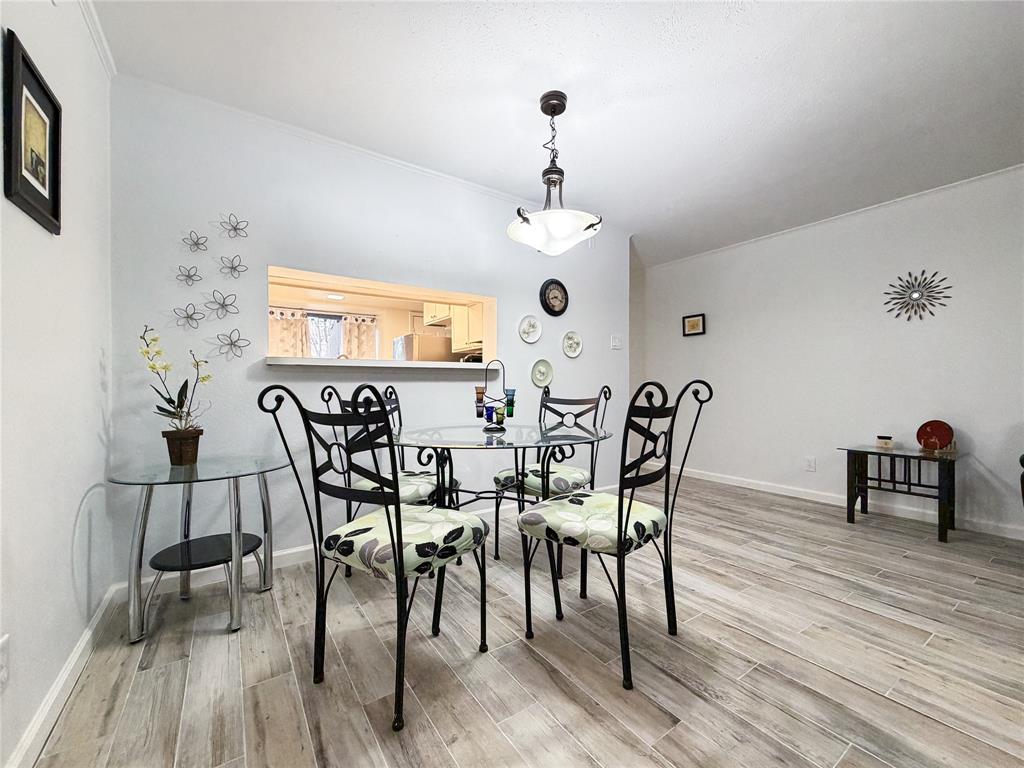 4565 North O'Connor Road, Unit 1304 Irving, TX 75062 - Photo 5 of 32 Dining area