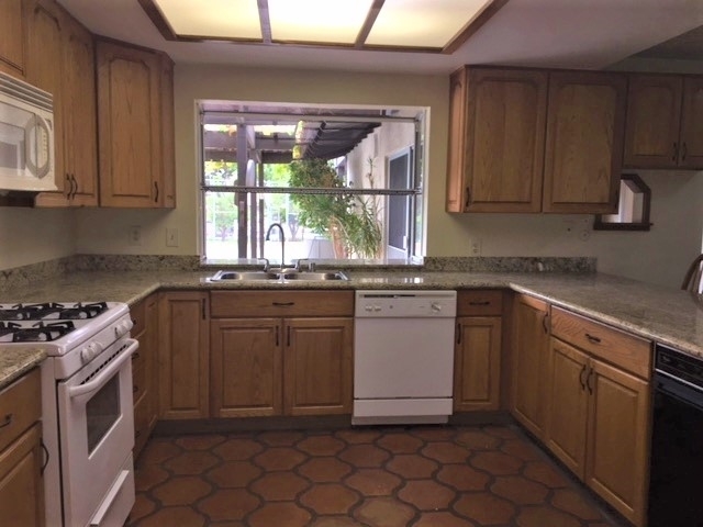 1325 Los Conejos Road Fallbrook, CA 92028 - Photo 3 of 14 Gallery Image 3