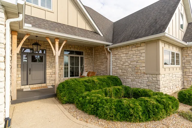 a view of entrance of the house