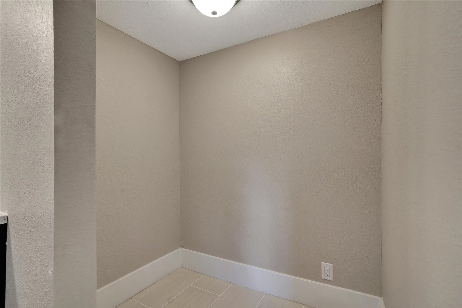 2011 North High Cross Road Urbana, IL 61802 - Photo 23 of 36 Gallery Image 23