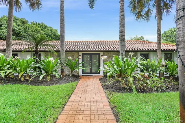 $1,275,000 | 4 Copaire Road, Sewall's Point, FL 34996