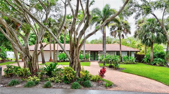 $1,275,000 | 4 Copaire Road, Sewall's Point, FL 34996