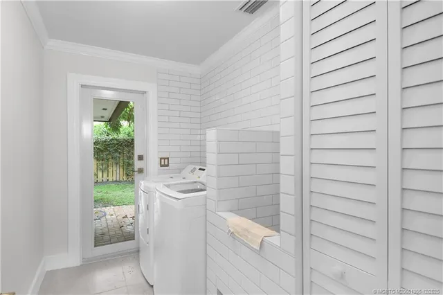 $1,275,000 | 4 Copaire Road, Sewall's Point, FL 34996