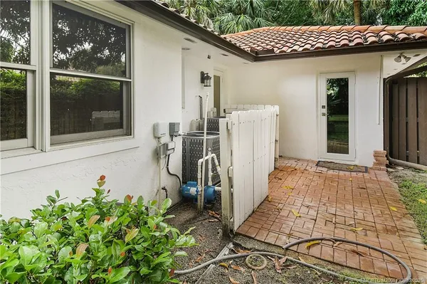 $1,275,000 | 4 Copaire Road, Sewall's Point, FL 34996