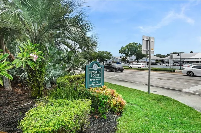 $1,275,000 | 4 Copaire Road, Sewall's Point, FL 34996