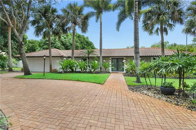$1,275,000 | 4 Copaire Road, Sewall's Point, FL 34996