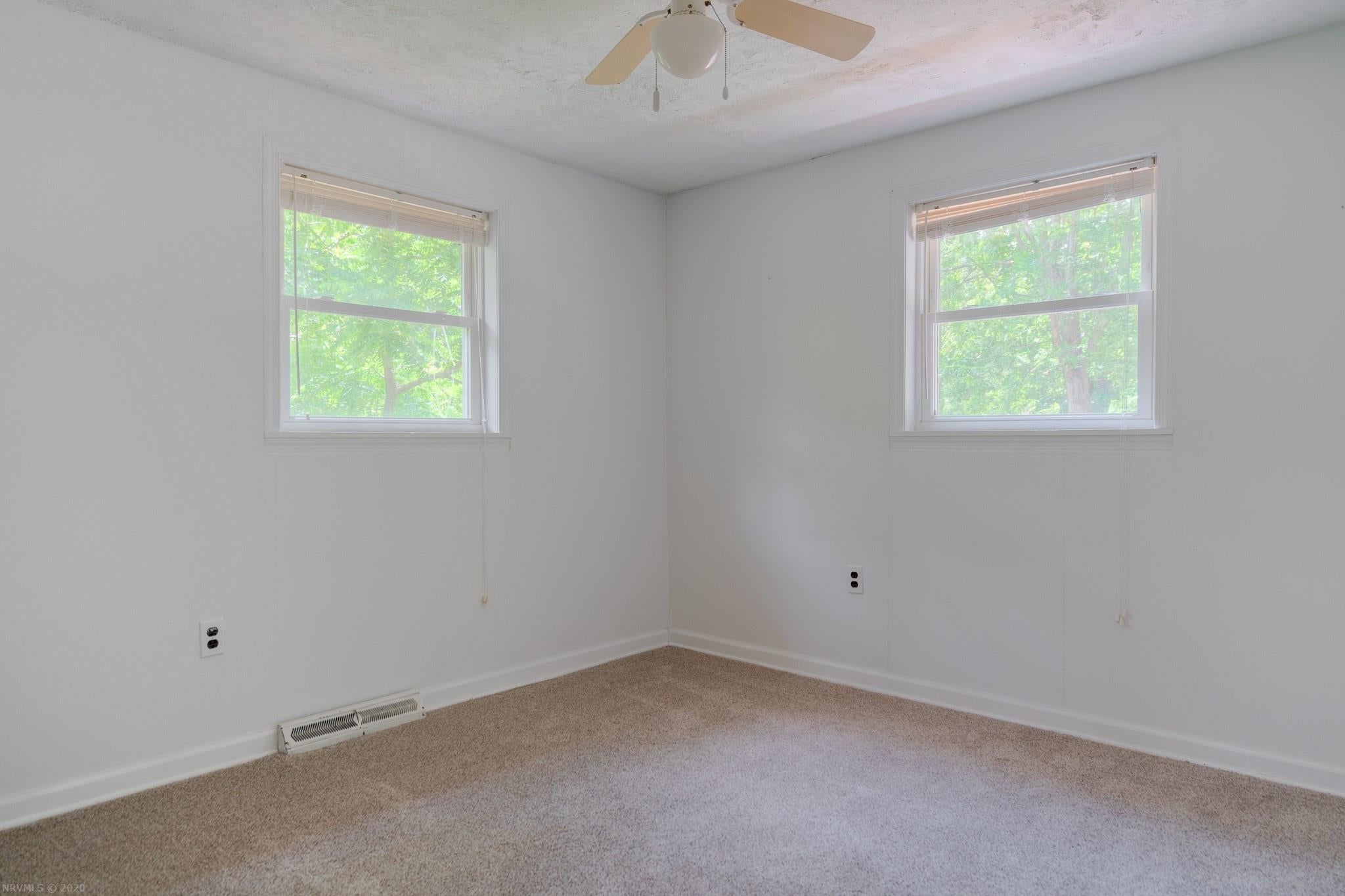 1124 Jennelle Road Blacksburg, VA 24060 - Photo 26 of 27 Gallery Image 26
