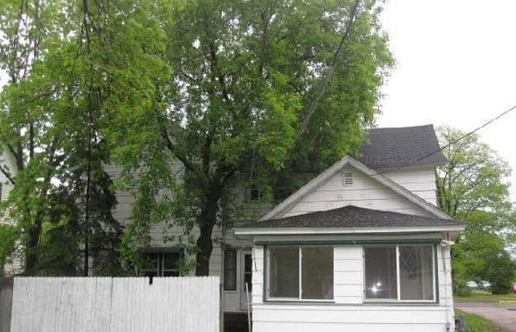 10 South Oneida Avenue Rhinelander, WI 54501 - Photo 3 of 16 Gallery Image 3