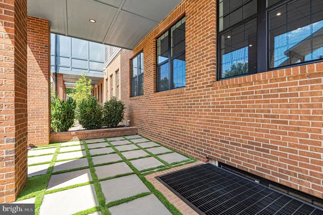 $2,325 | 26 South York Road, Unit 103, Hatboro, PA 19040