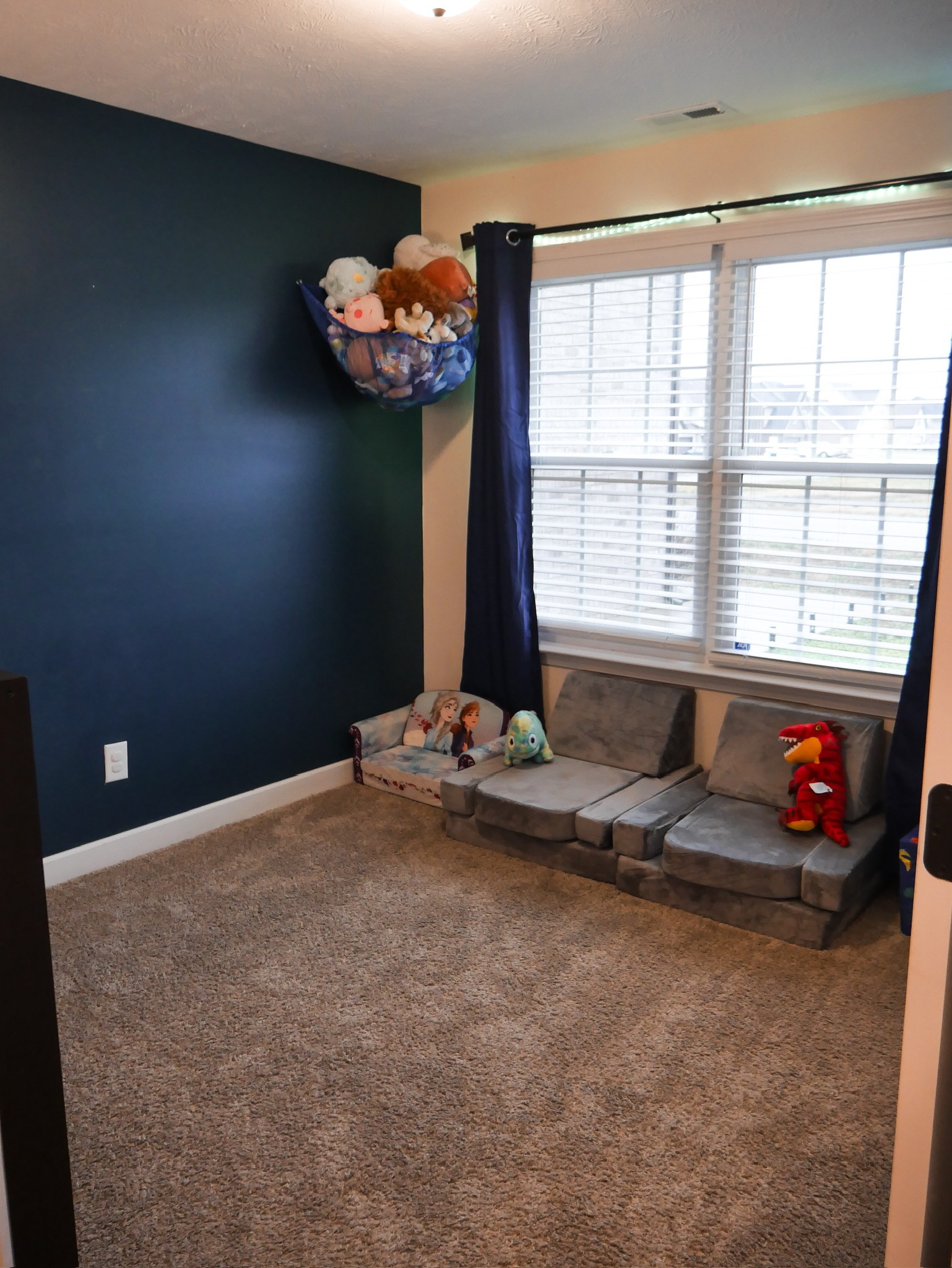 3200 Volta Road Christiana, TN 37037 - Photo 8 of 11 a living room with furniture and a window