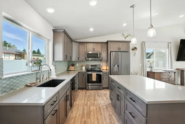 $699,000 | 5325 North Vincent Road, Newman Lake, WA 99025