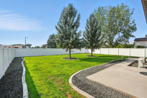 $699,000 | 5325 North Vincent Road, Newman Lake, WA 99025