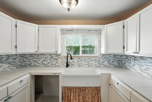 $699,000 | 5325 North Vincent Road, Newman Lake, WA 99025