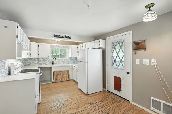 $699,000 | 5325 North Vincent Road, Newman Lake, WA 99025