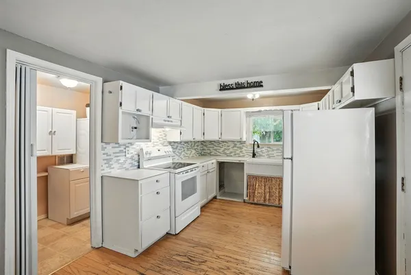 $699,000 | 5325 North Vincent Road, Newman Lake, WA 99025