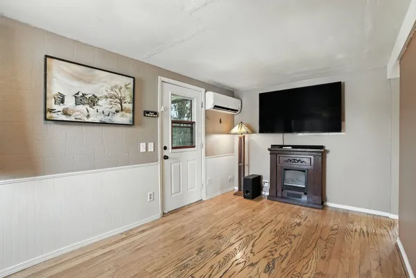 $699,000 | 5325 North Vincent Road, Newman Lake, WA 99025