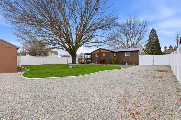 $699,000 | 5325 North Vincent Road, Newman Lake, WA 99025