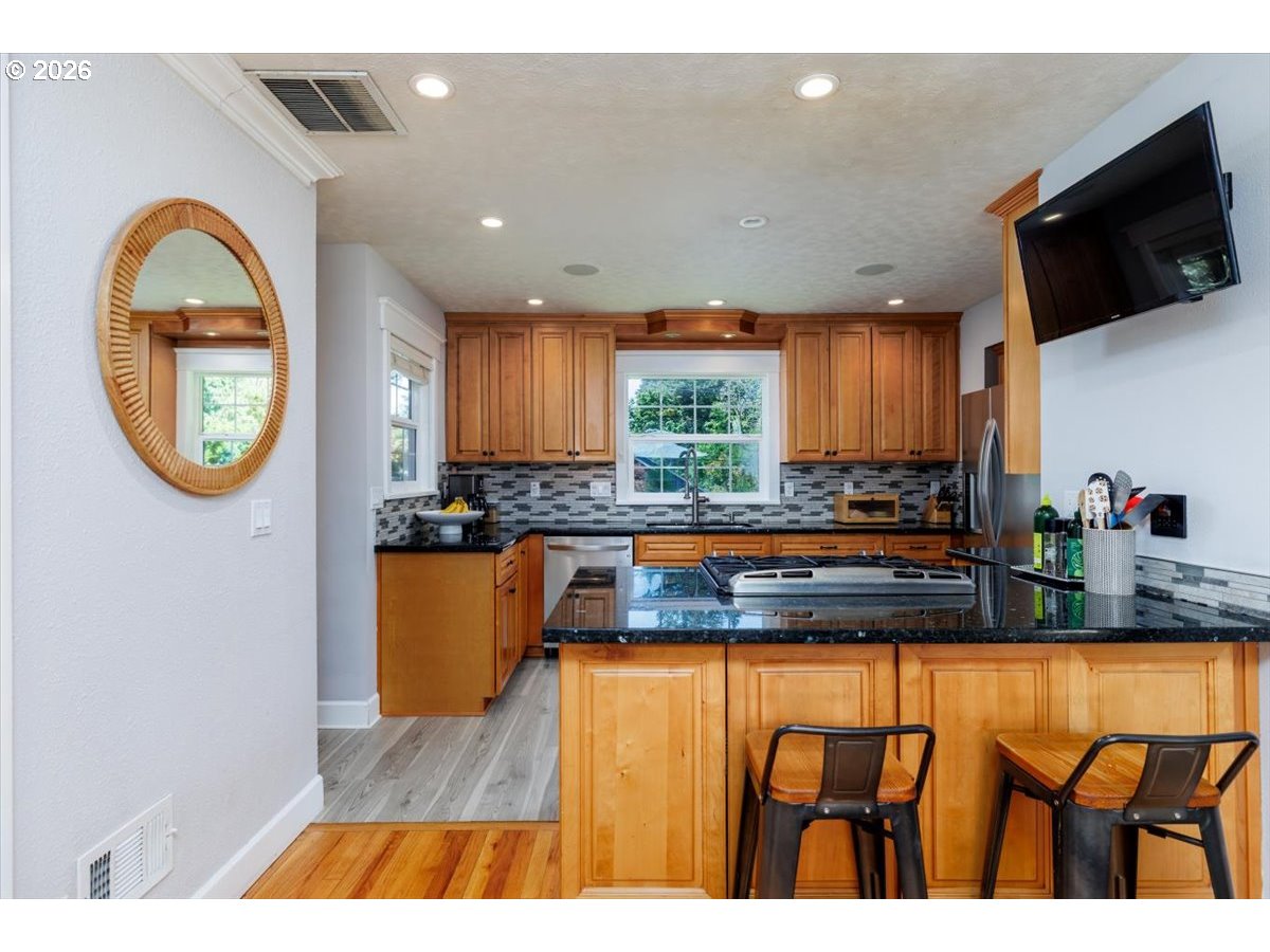 4150 Southwest 94th Avenue Portland, OR 97225 - Photo 14 of 47