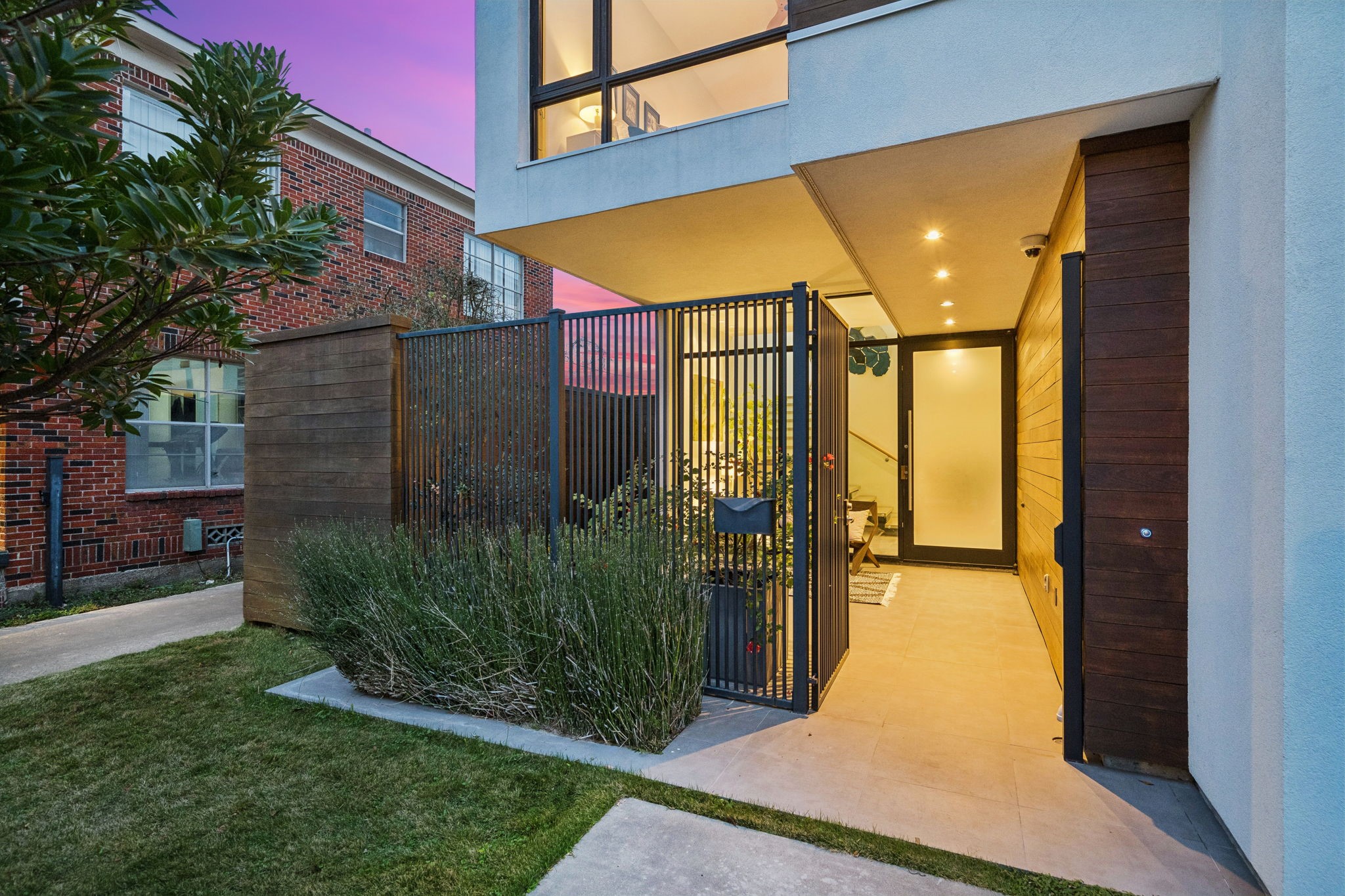 2332 Wroxton Road Houston, TX 77005 - Photo 7 of 50