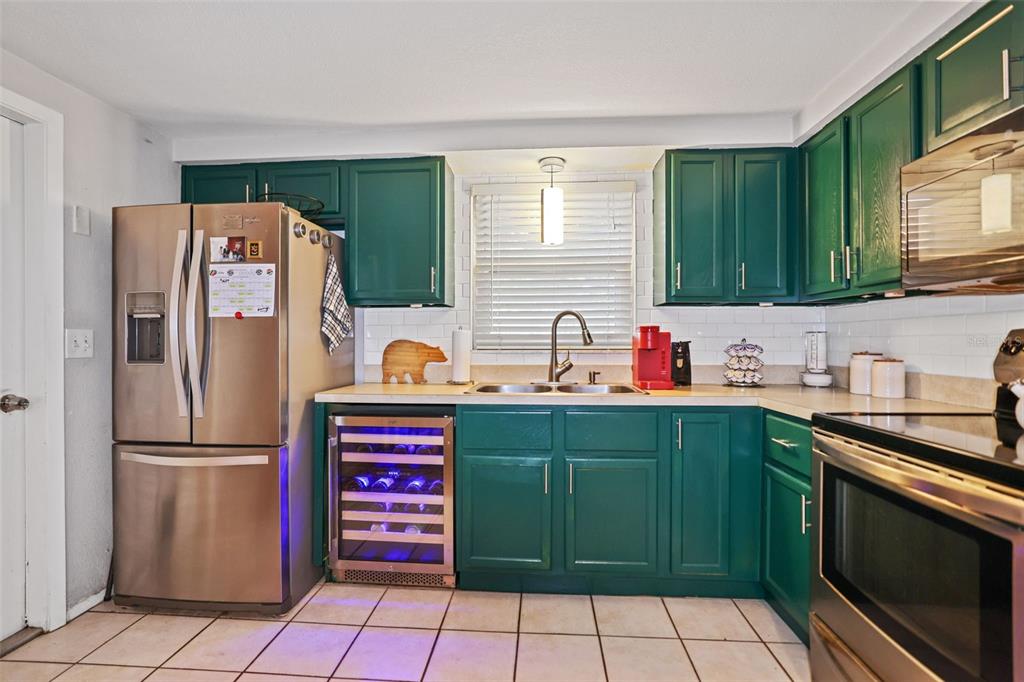 10941 Oakdale Avenue Port Richey, FL 34668 - Photo 21 of 41 Kitchen