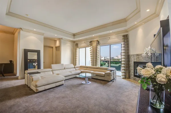 $625,000 | 3388 Sage Road, Unit 502, Houston, TX 77056