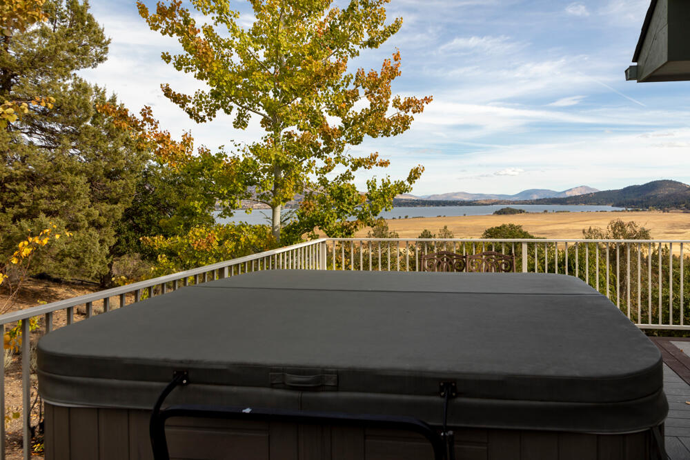4426 Murrelet Road Klamath Falls, OR 97601 - Photo 50 of 54 Hot Tub accomodates 5