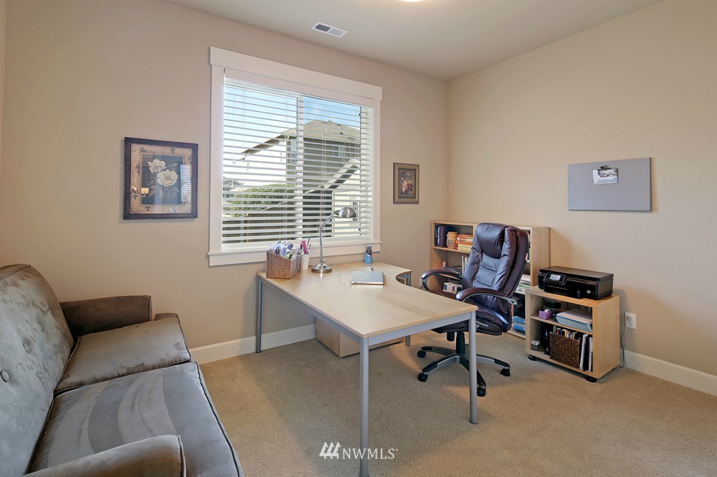 6212 Northeast 1st Street Renton, WA 98059 - Photo 8 of 17