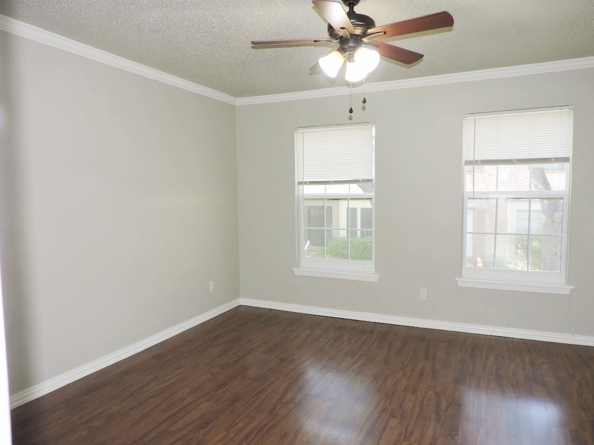 6627 Valleyside Road Austin, TX 78731 - Photo 14 of 37