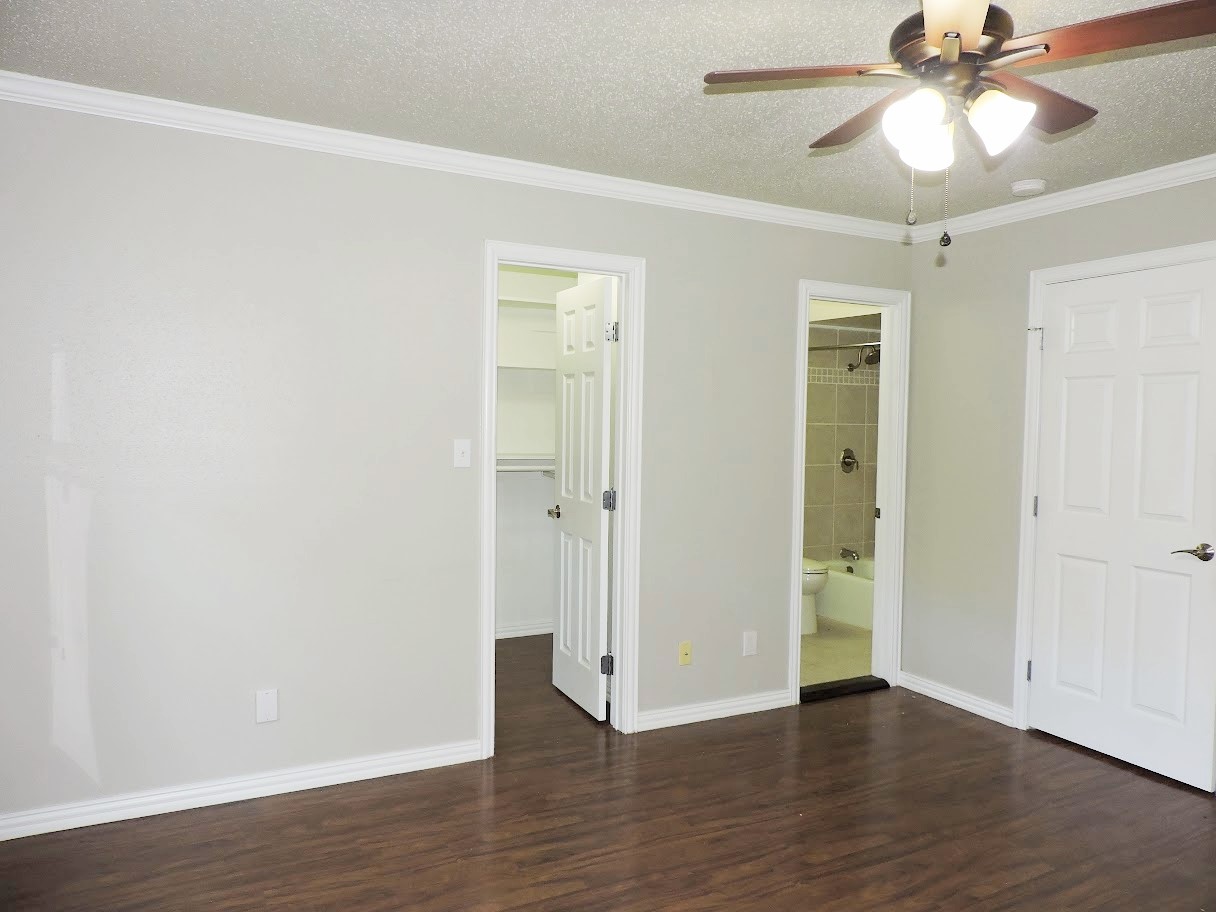 6627 Valleyside Road Austin, TX 78731 - Photo 15 of 37