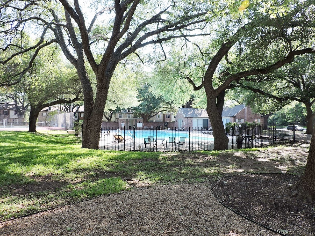 6627 Valleyside Road Austin, TX 78731 - Photo 33 of 37