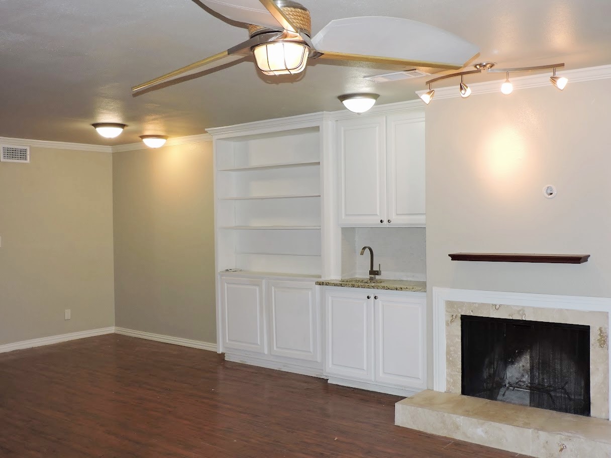 6627 Valleyside Road Austin, TX 78731 - Photo 4 of 37