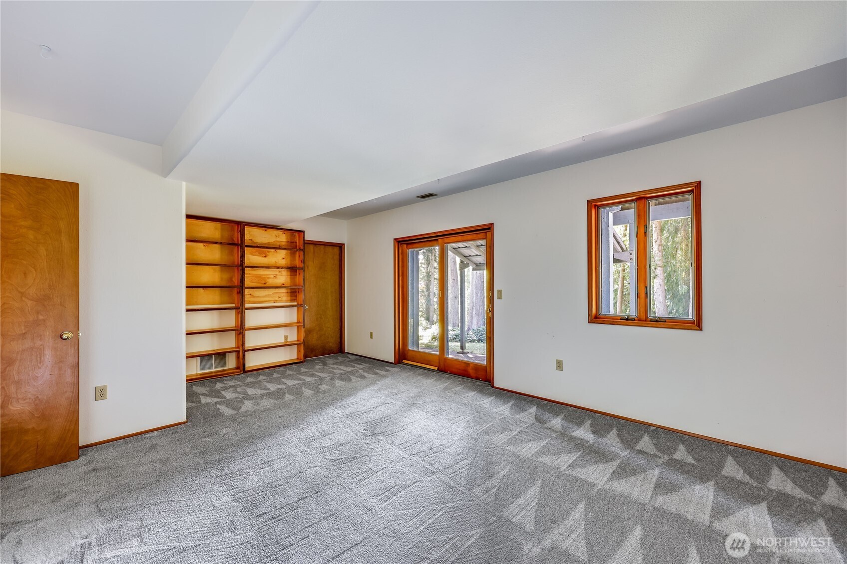 11 Bishop Hill Road Chimacum, WA 98325 - Photo 25 of 34 an empty room with windows
