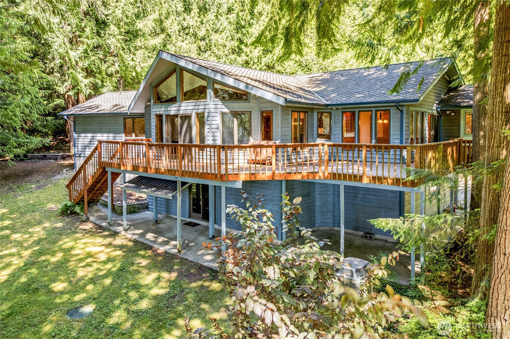11 Bishop Hill Road Chimacum, WA 98325 - Photo 3 of 34 a front view of a house with a garden