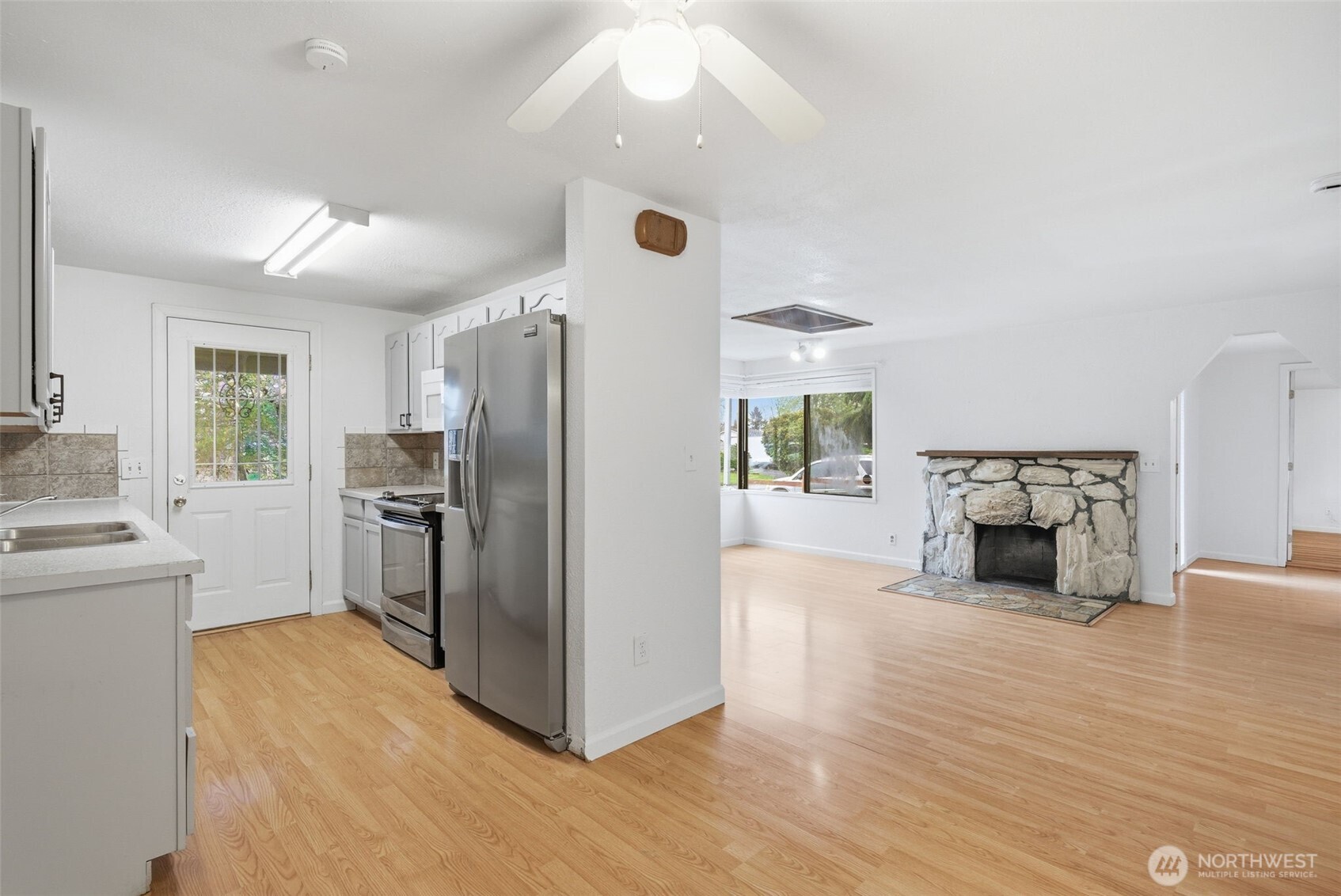 11851 Southeast 170th Place Renton, WA 98058 - Photo 17 of 36