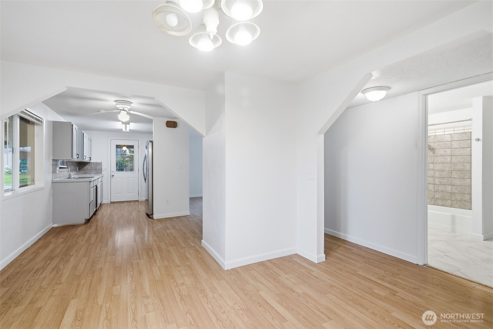 11851 Southeast 170th Place Renton, WA 98058 - Photo 18 of 36