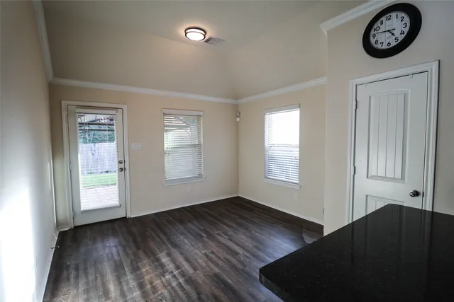 $2,000 | 1727 Kilmory Court, Houston, TX 77014