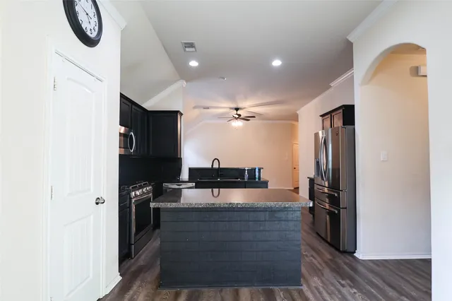 $2,000 | 1727 Kilmory Court, Houston, TX 77014