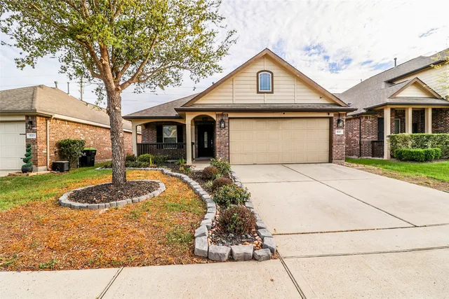 $2,000 | 1727 Kilmory Court, Houston, TX 77014