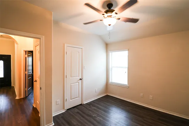 $2,000 | 1727 Kilmory Court, Houston, TX 77014