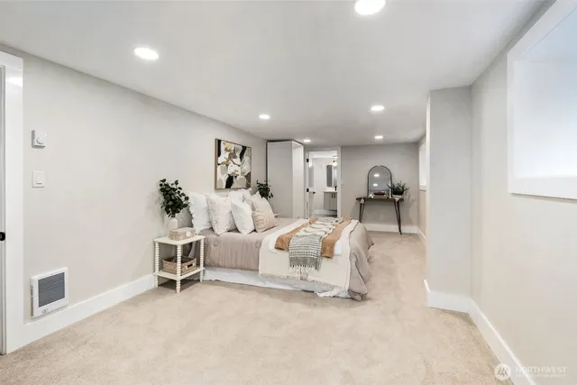 $1,200,000 | 8226 Meridian Avenue North, Seattle, WA 98103