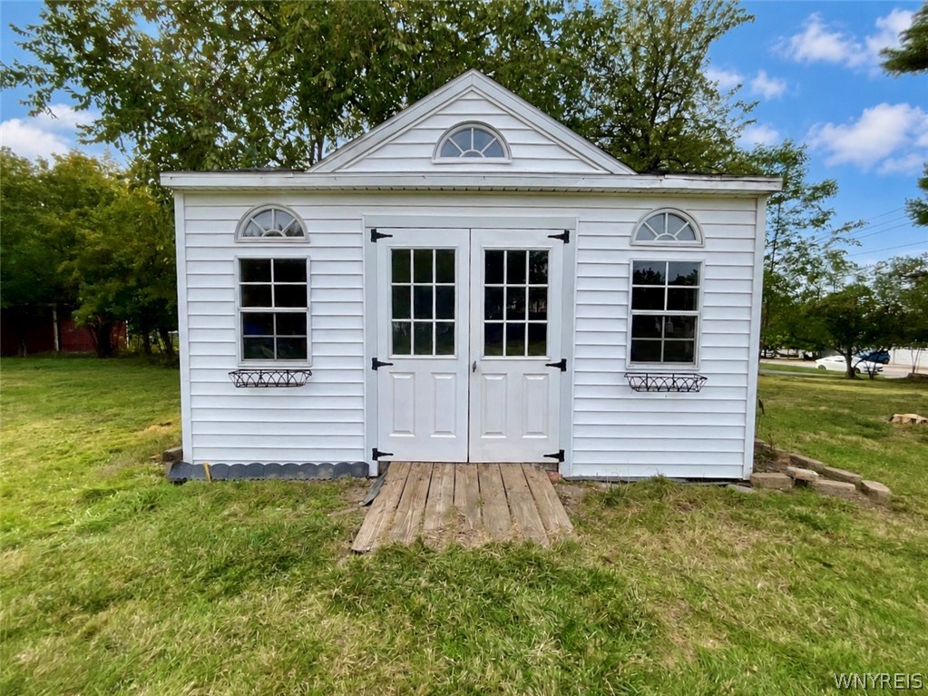 5427 Berg Road Buffalo, NY 14218 - Photo 15 of 18 Gallery Image 15